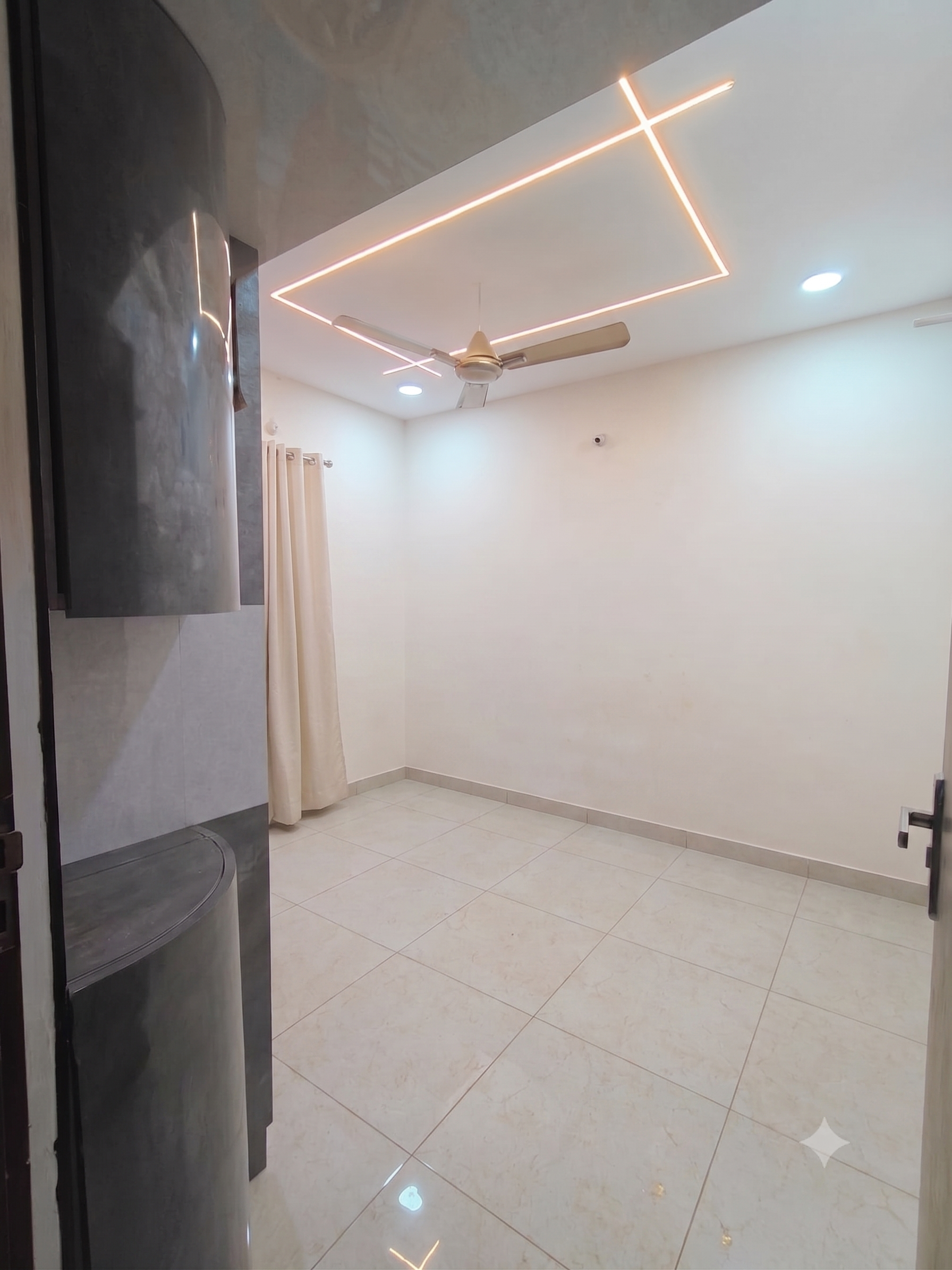 Second bedroom – alternate view